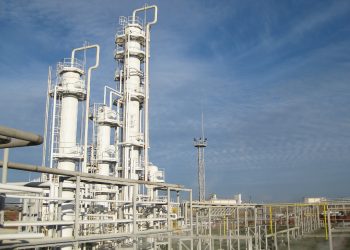 The oil refinery. Equipment for primary oil refining.                            ; Shutterstock ID 558309763; Purchase Order: PE Energy; Job: Refining application page on sulzer.com